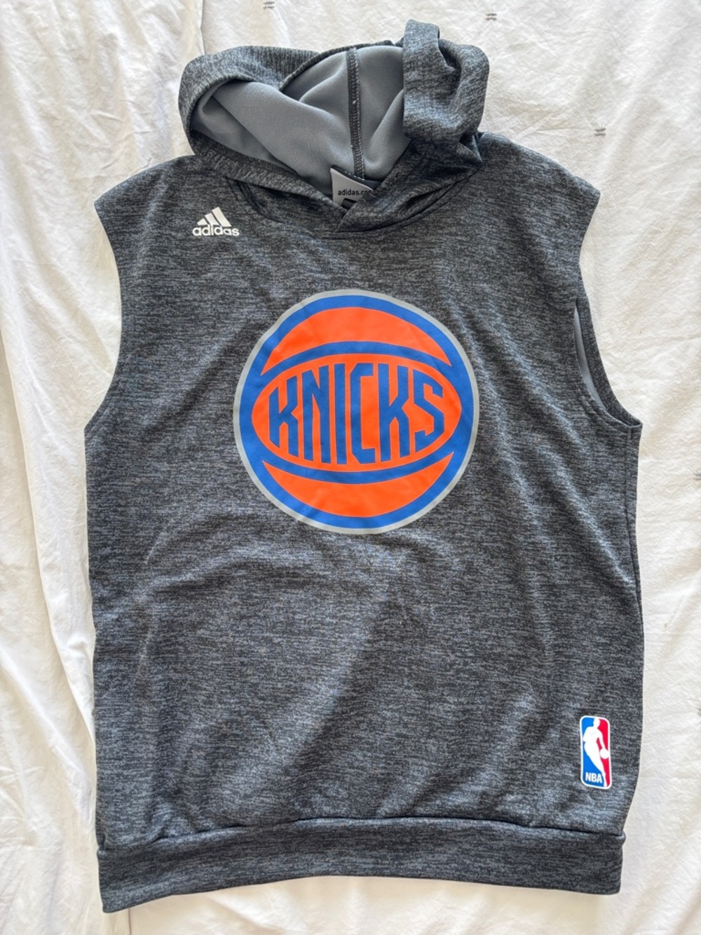 Adidas Boy Teen Gray Sleeveless Hoodie Basketball NBA NY Knicks Logo Jersey